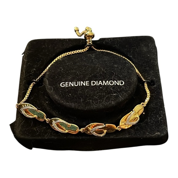 ✨ Genuine Diamond Flip-Flop Bracelet – Gold-Tone Summer Jewelry ✨ - Picture 4 of 4